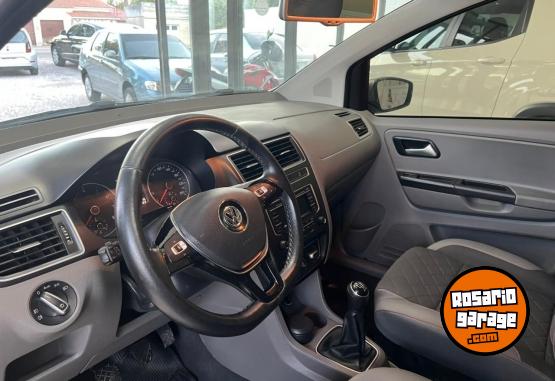 Autos - Volkswagen SURAN HIGHLINE 2015 Nafta 110000Km - En Venta