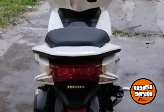 Motos - Honda PCX 150 2018 Nafta 33000Km - En Venta
