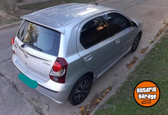 Autos - Toyota Etios xls 5p 2019 Nafta 110000Km - En Venta