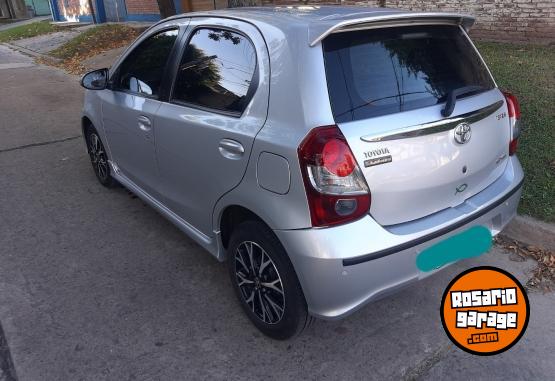 Autos - Toyota Etios xls 5p 2019 Nafta 110000Km - En Venta