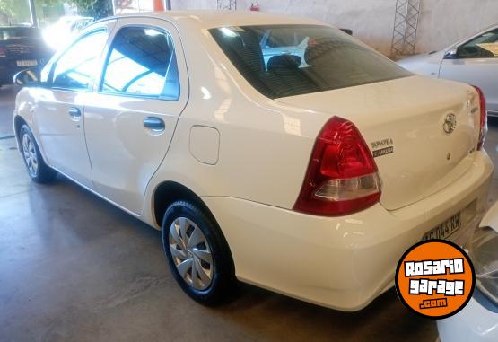 Autos - Toyota Etios 2023 Nafta 88000Km - En Venta