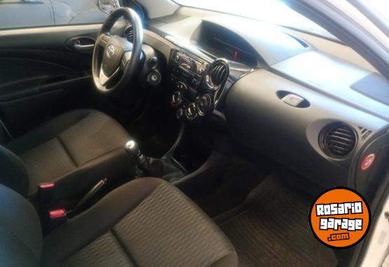 Autos - Toyota Etios 2023 Nafta 88000Km - En Venta