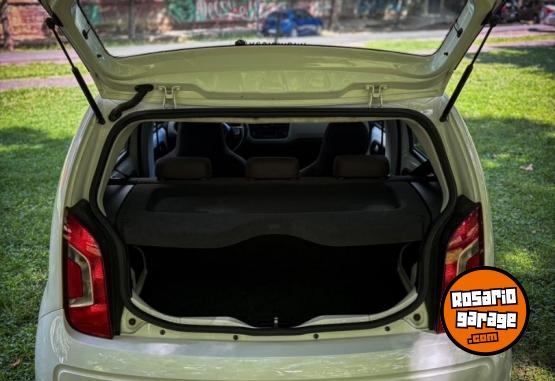 Autos - Volkswagen UP MOVE 1.0 / MOBI KWID 2015 Nafta 87000Km - En Venta