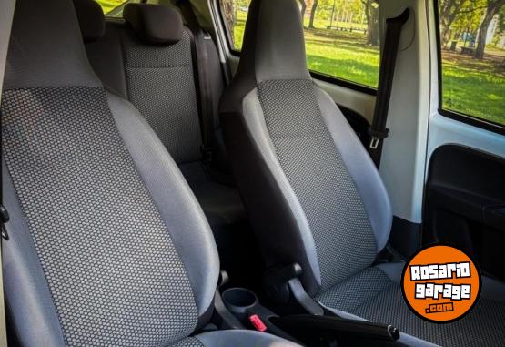 Autos - Volkswagen UP MOVE 1.0 / MOBI KWID 2015 Nafta 87000Km - En Venta