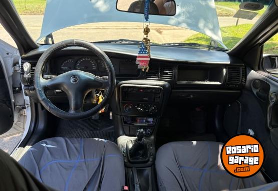 Autos - Chevrolet Vectra 1997 GNC 289000Km - En Venta
