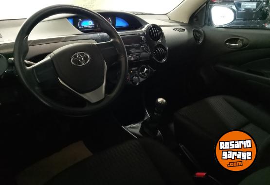 Autos - Toyota ETIOS X 1,5 6M/T 4P 2023 Nafta 28413Km - En Venta