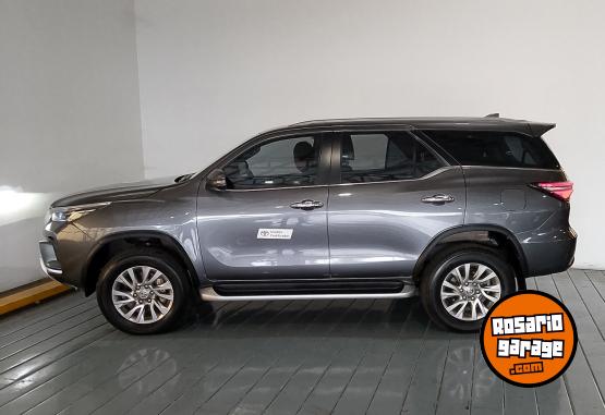 Camionetas - Toyota SW4 4X4 SRX 2,8 TDI 6 AT 2021 Diesel 80850Km - En Venta