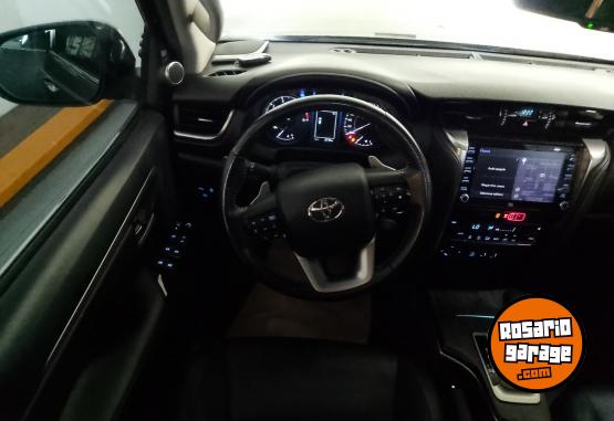 Camionetas - Toyota SW4 4X4 SRX 2,8 TDI 6 AT 2021 Diesel 80850Km - En Venta