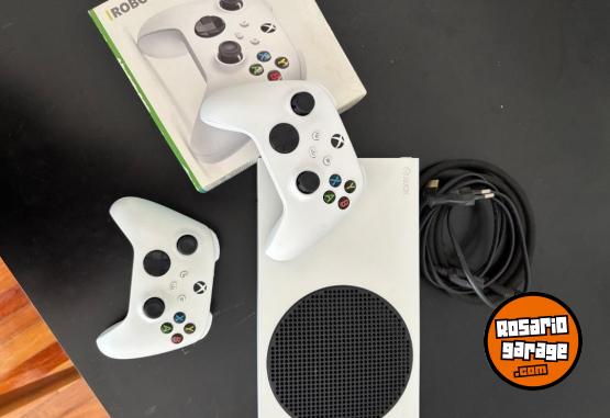 Electr�nica - Xbox S + 2 joysticks - En Venta