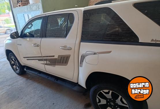 Camionetas - Toyota Hilux 2019 Diesel 124000Km - En Venta