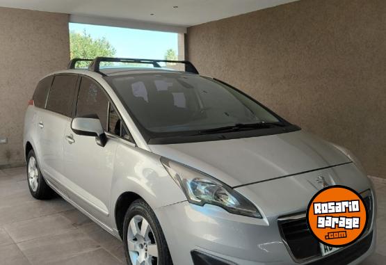 Autos - Peugeot 5008 2017 Nafta 154000Km - En Venta