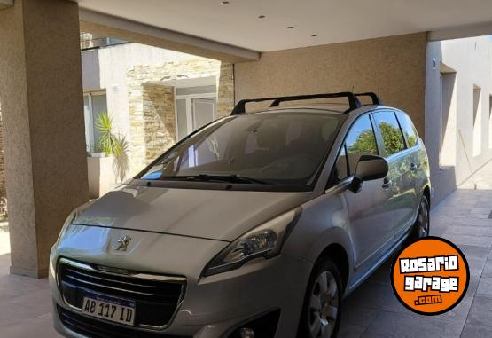 Autos - Peugeot 5008 2017 Nafta 154000Km - En Venta
