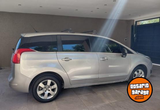 Autos - Peugeot 5008 2017 Nafta 154000Km - En Venta