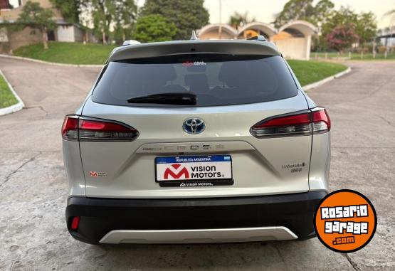 Autos - Toyota Corolla Cross SEG HV 1.8 2022 Electrico / Hibrido 110000Km - En Venta