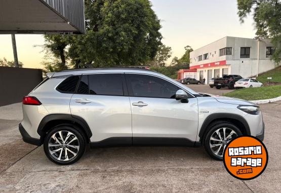 Autos - Toyota Corolla Cross SEG HV 1.8 2022 Electrico / Hibrido 110000Km - En Venta