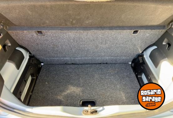 Autos - Volkswagen Up! High 2017 Nafta 65400Km - En Venta