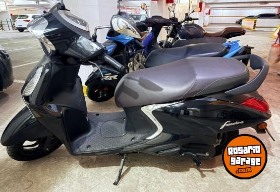 Motos - Yamaha Fascino 2023 Nafta 3000Km - En Venta