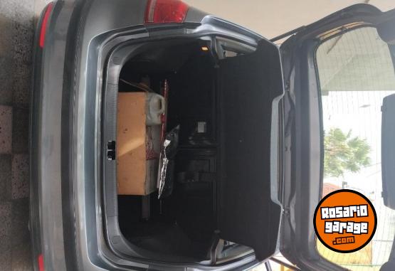 Autos - Volkswagen Suran 2011 Nafta 182000Km - En Venta