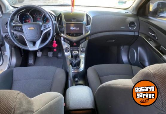 Autos - Chevrolet Cruze lt 5 puertas 2013 Nafta 92000Km - En Venta