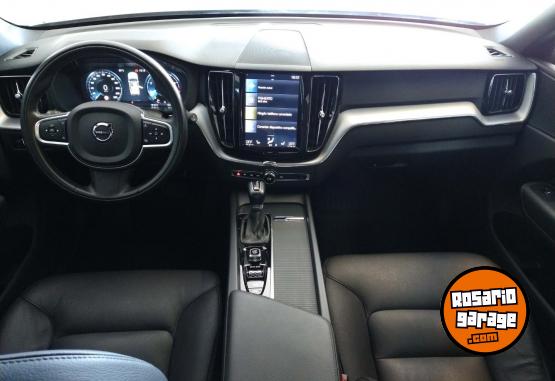 Autos - Volvo XC60 T5 MOMENTUN 2021 Nafta 40400Km - En Venta