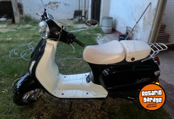Motos - Motomel strato euro 2022 Nafta 7900Km - En Venta
