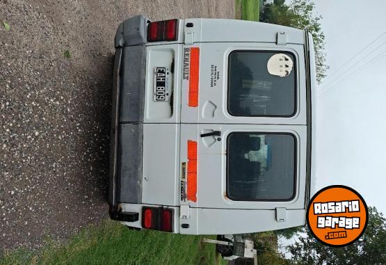 Utilitarios - Renault Traffic 2002 Diesel 111111Km - En Venta