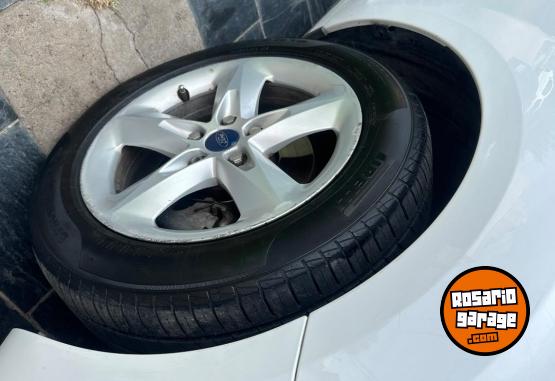 Autos - Ford Focus 2012 Nafta 180000Km - En Venta