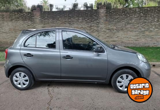 Autos - Nissan March 2016 Nafta 128000Km - En Venta