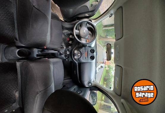 Autos - Nissan March 2016 Nafta 128000Km - En Venta