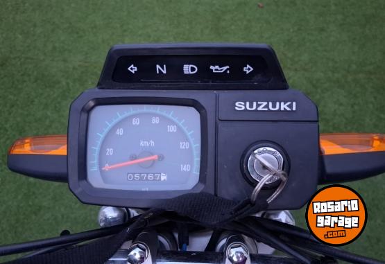 Motos - Suzuki Ax 100 2022 Nafta 5800Km - En Venta