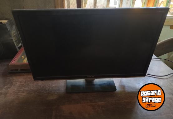 Hogar - Vendo televisi�n que funciona como monitor - En Venta