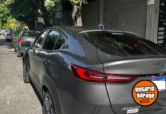 Autos - Fiat FASTBACK TURBO 270 AT 2024 Nafta 17300Km - En Venta