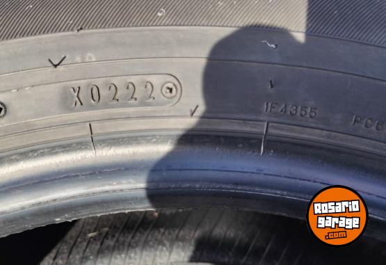 Accesorios para Autos - VENDO 4 CUBIERTAS 215 60 R17 MUY BUEN ESTADO - En Venta