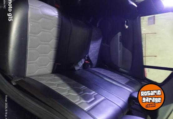 Autos - Renault Logan 2017 GNC 111111Km - En Venta