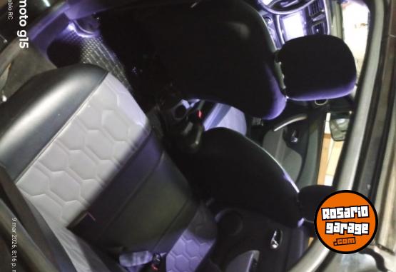 Autos - Renault Logan 2017 GNC 111111Km - En Venta