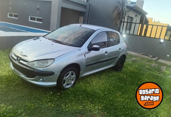 Autos - Peugeot 206 2003 Nafta 250000Km - En Venta