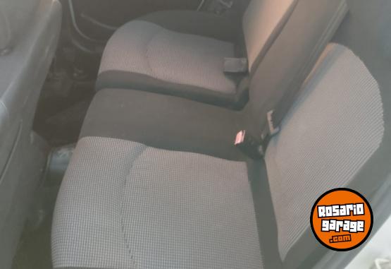 Autos - Peugeot 206 2003 Nafta 250000Km - En Venta