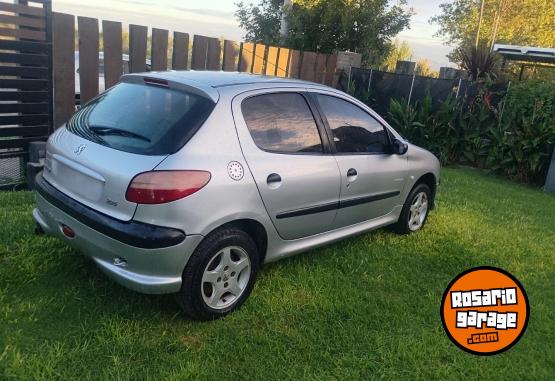 Autos - Peugeot 206 2003 Nafta 250000Km - En Venta