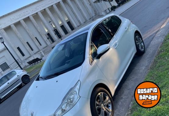 Autos - Peugeot 208 2016 Nafta 102000Km - En Venta