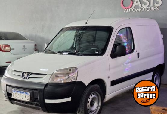 Utilitarios - Peugeot PARTNER CONFORTLINE 1.6 H 2017 Diesel 210000Km - En Venta