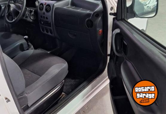 Utilitarios - Peugeot PARTNER CONFORTLINE 1.6 H 2017 Diesel 210000Km - En Venta