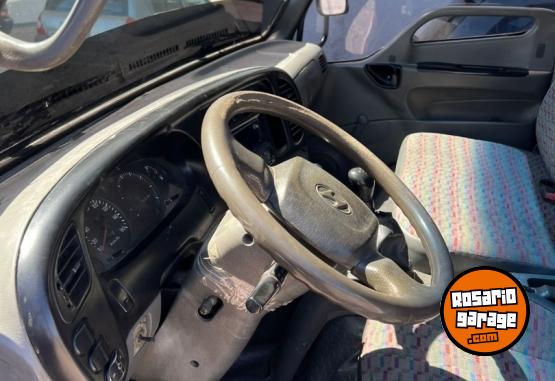Camiones y Gr�as - Vendo Hyundai impecable - En Venta