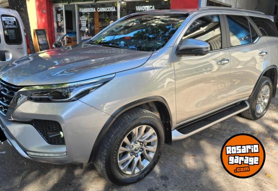 Camionetas - Toyota sw4 srx 4x4 AT 2023 Diesel 32000Km - En Venta