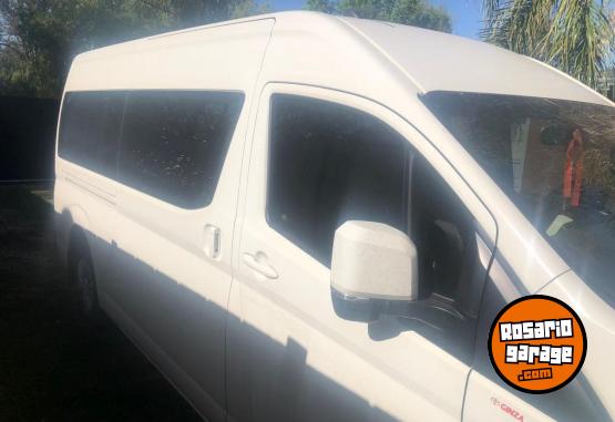 Utilitarios - Toyota Hiace 2022 Diesel 25000Km - En Venta