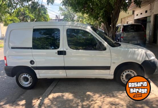 Utilitarios - Citroen Berlingo parthner kangoo 2019 Diesel 167000Km - En Venta