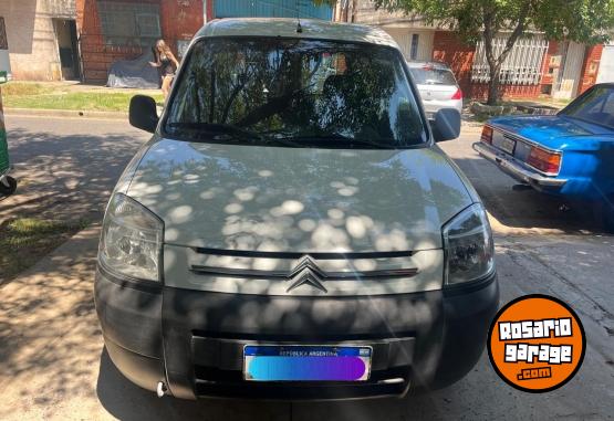 Utilitarios - Citroen Berlingo parthner kangoo 2019 Diesel 167000Km - En Venta