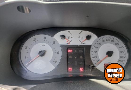 Autos - Renault Clio Pack 2 plus 1.2 2010 Nafta 240000Km - En Venta