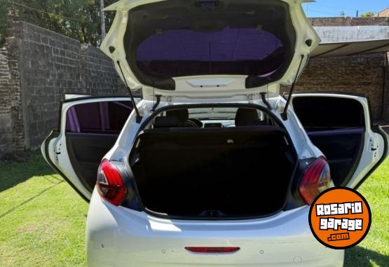 Autos - Peugeot Allure 1.6 2017 Nafta 98000Km - En Venta