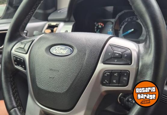 Camionetas - Ford Ranger xlt at inmaculado 2018 Diesel 138000Km - En Venta