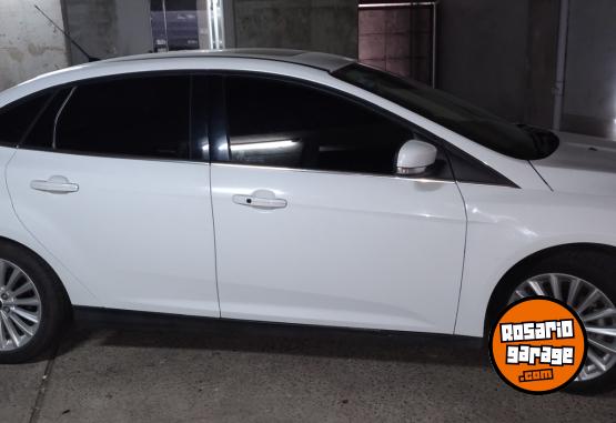 Autos - Ford FOCUS 3 TITANIUM 2016 Nafta 78500Km - En Venta